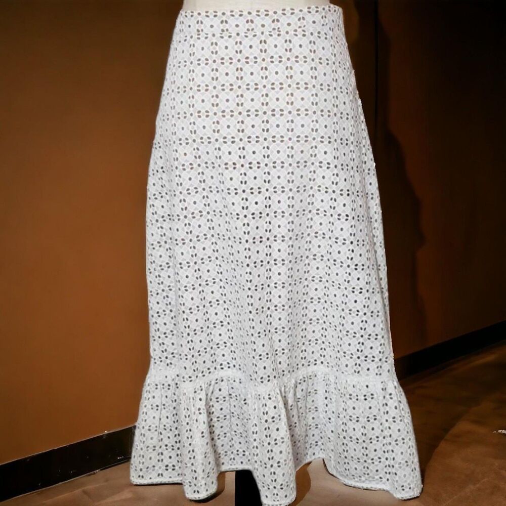 Michael Kors Cottagecore White Eyelet Skirt - Picture 3 of 12